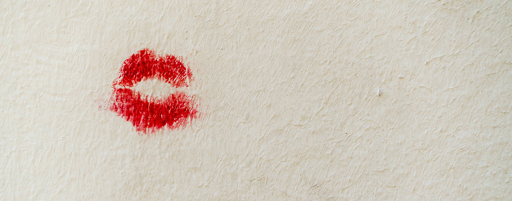 Международен ден на целувката. Подпечатано с любов